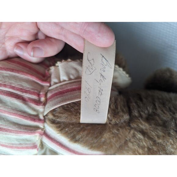 Vtg Teddy Bear DURBEARS SUSAN DURBAS BEAR PLUSH 18" SIGNED 1990 Girl Country NEW - Picture 6 of 7